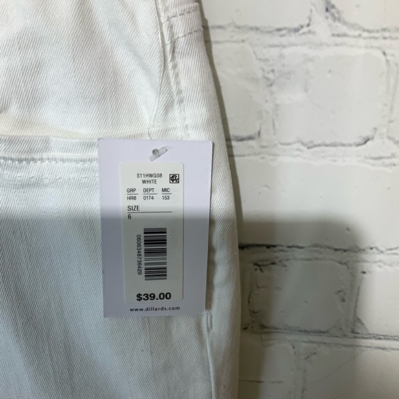 NWT WestBound Stretch Jean Jegging Bermuda Pull On Short Size 6 - Picture 2 of 4